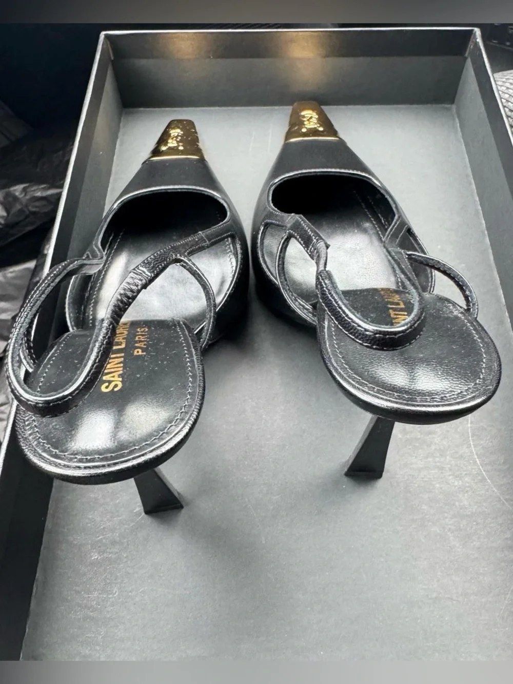 Saint Laurent Jeanne Slingback Pumps in smooth leather - black and gold - Picture 3 of 8